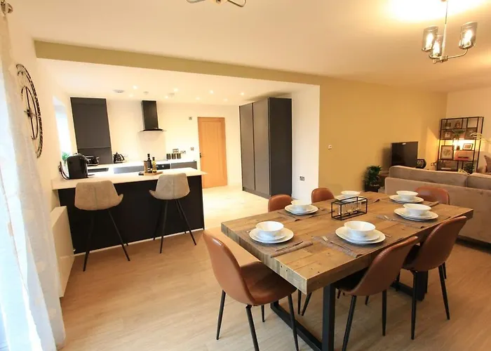 Cabot Mews 8 بريستول