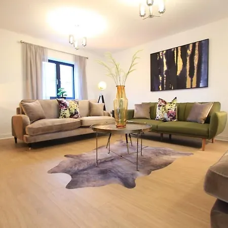 Cabot Mews 8 Bristol