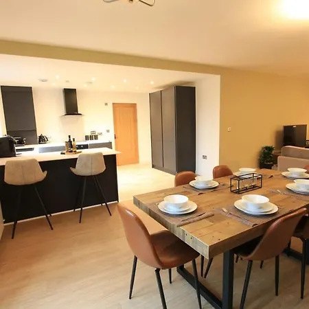 Cabot Mews 8 Bristol