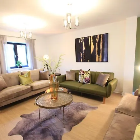 Apartment Cabot Mews 8