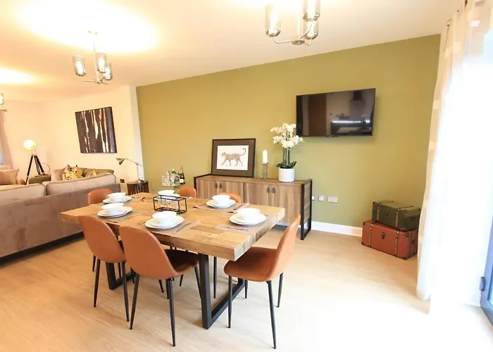 Cabot Mews 8 * Bristol