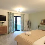 Cabot Mews 8 * בריסטול